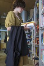 Freshmen in library