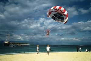 RTE Parasailing image