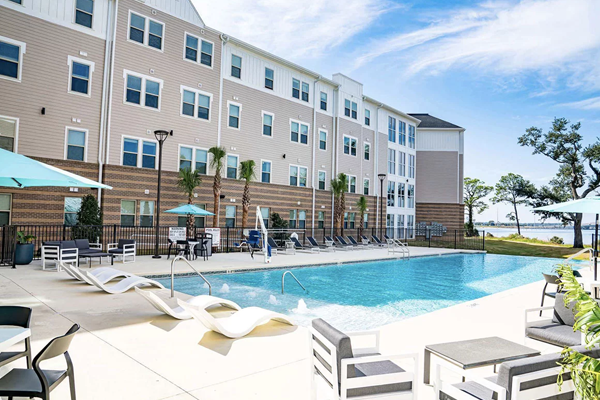 "Seminole Landing pool"