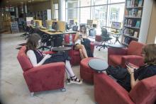 Freshmen in library