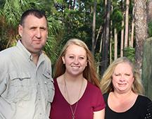 When Carson Flowers (psychology, ’18) chose FSU Panama City, it created a new bond between the college junior and her parents. Thomas (social science, ’97) and Sherry (elementary education, ’91) Flowers also had chosen the branch campus because of the home-like feel and waterfront view.